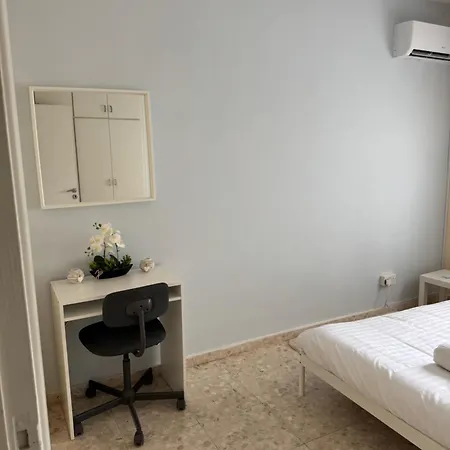 Georges 2 Bedroom * 레메소스